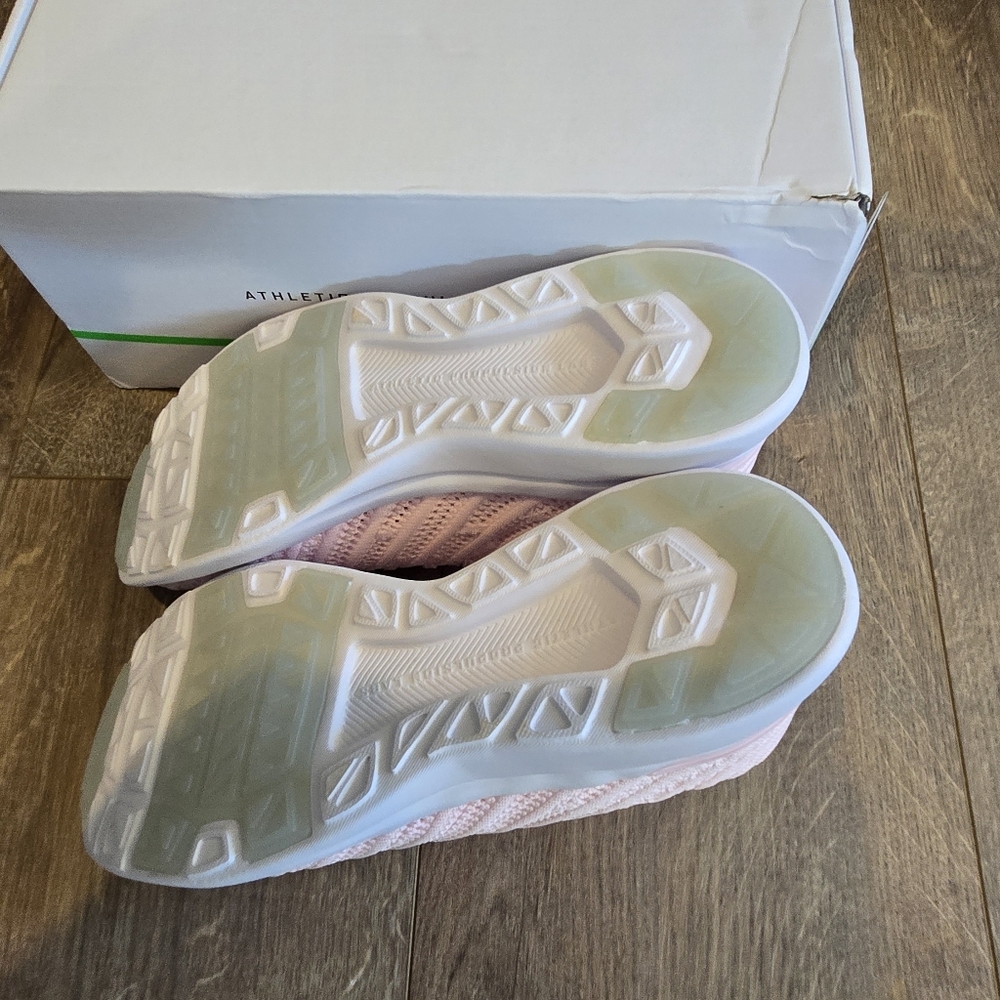 APL Women's Techloom Wave Bleached Pink Sneakers Size 7 New - Picture 4 of 5
